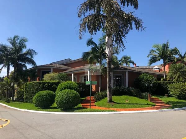 Casa de Alto Padrão em Terreno de Esquina – Privacidade e Sofisticação