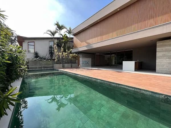 Casa de Alto Padrão à venda em Alphaville – 4 suítes, 622m² – Barueri/SP