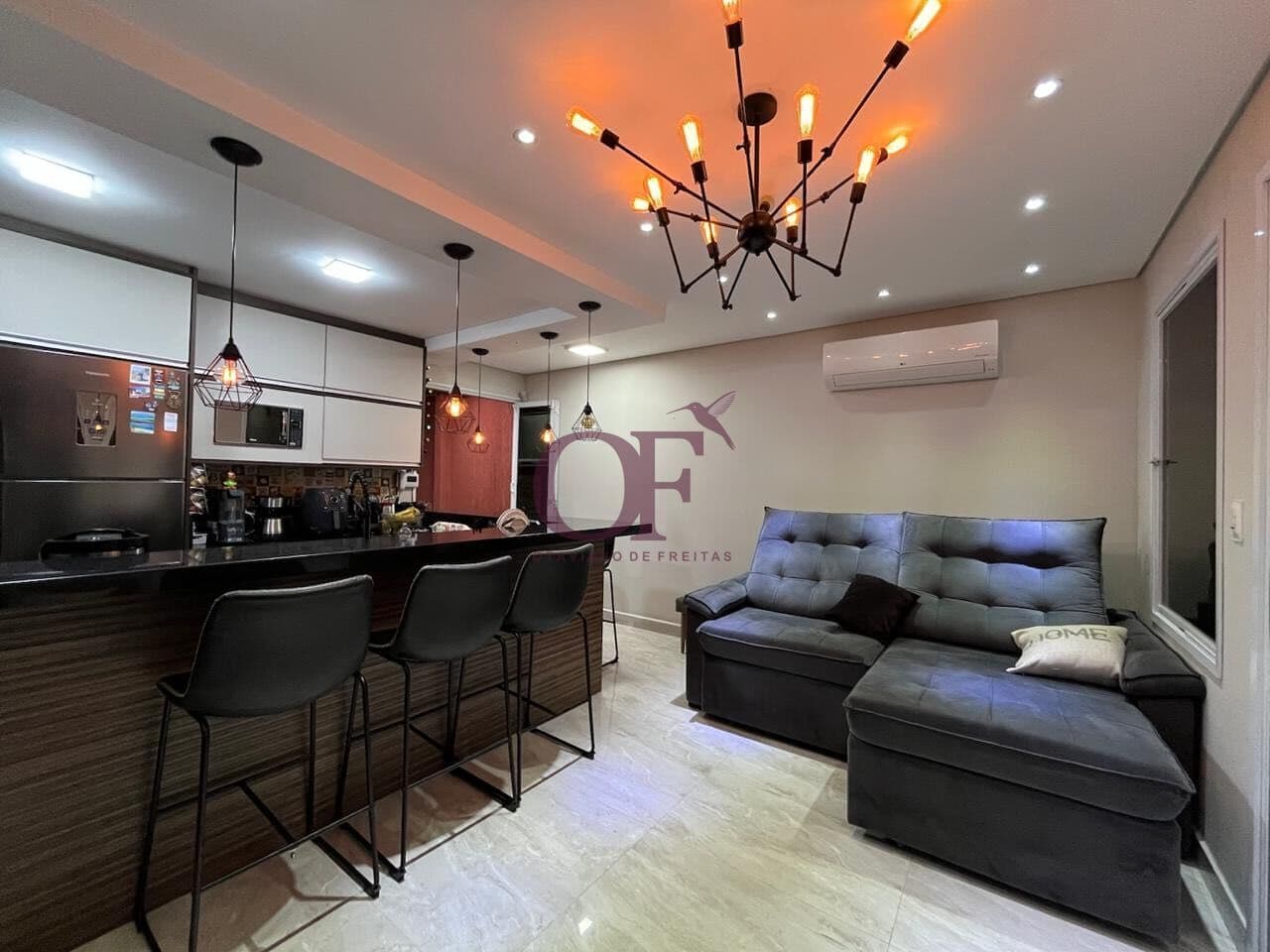 Casa Térrea á Venda com 2 dormitórios