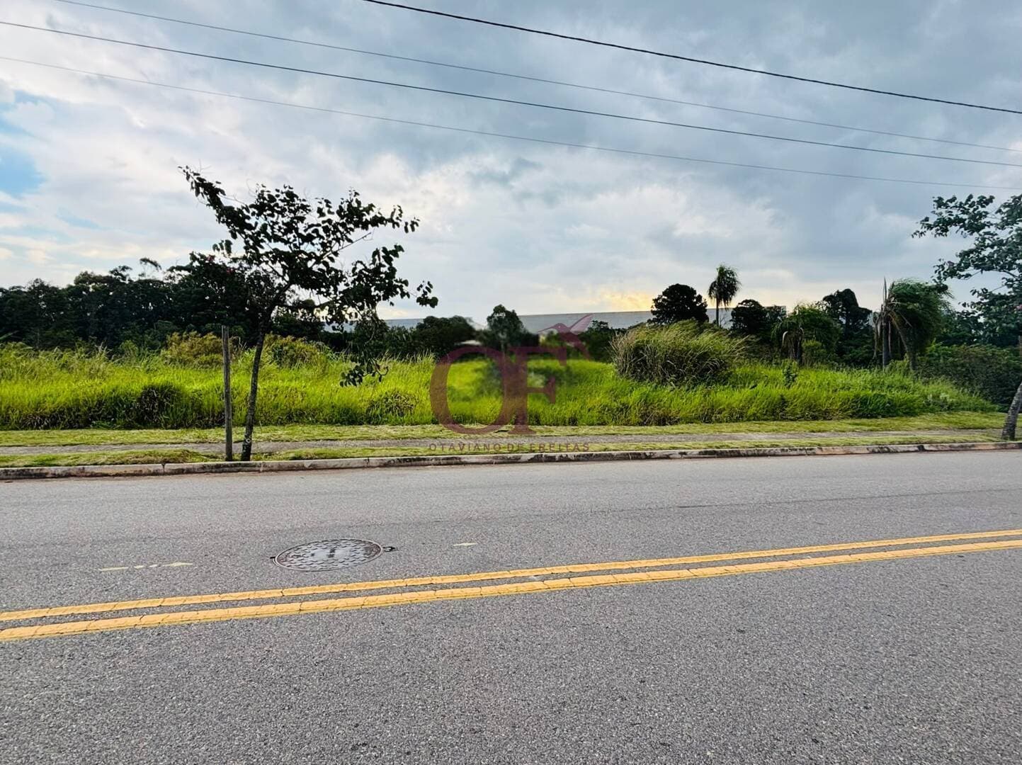 Terreno comercial 563 m² à venda em frente ao Reserva Ermida II – Alto fluxo, Jundiaí/SP
