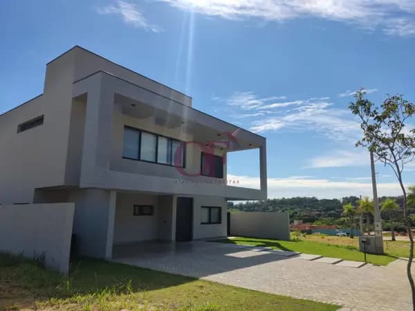 Casa no Terras da Alvorada com Vista Permanente para a Mata e Energia Solar
