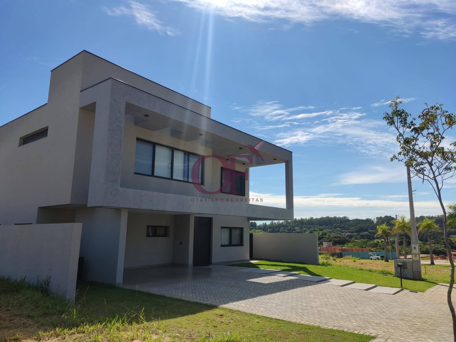 Casa no Terras da Alvorada com Vista Permanente para a Mata e Energia Solar
