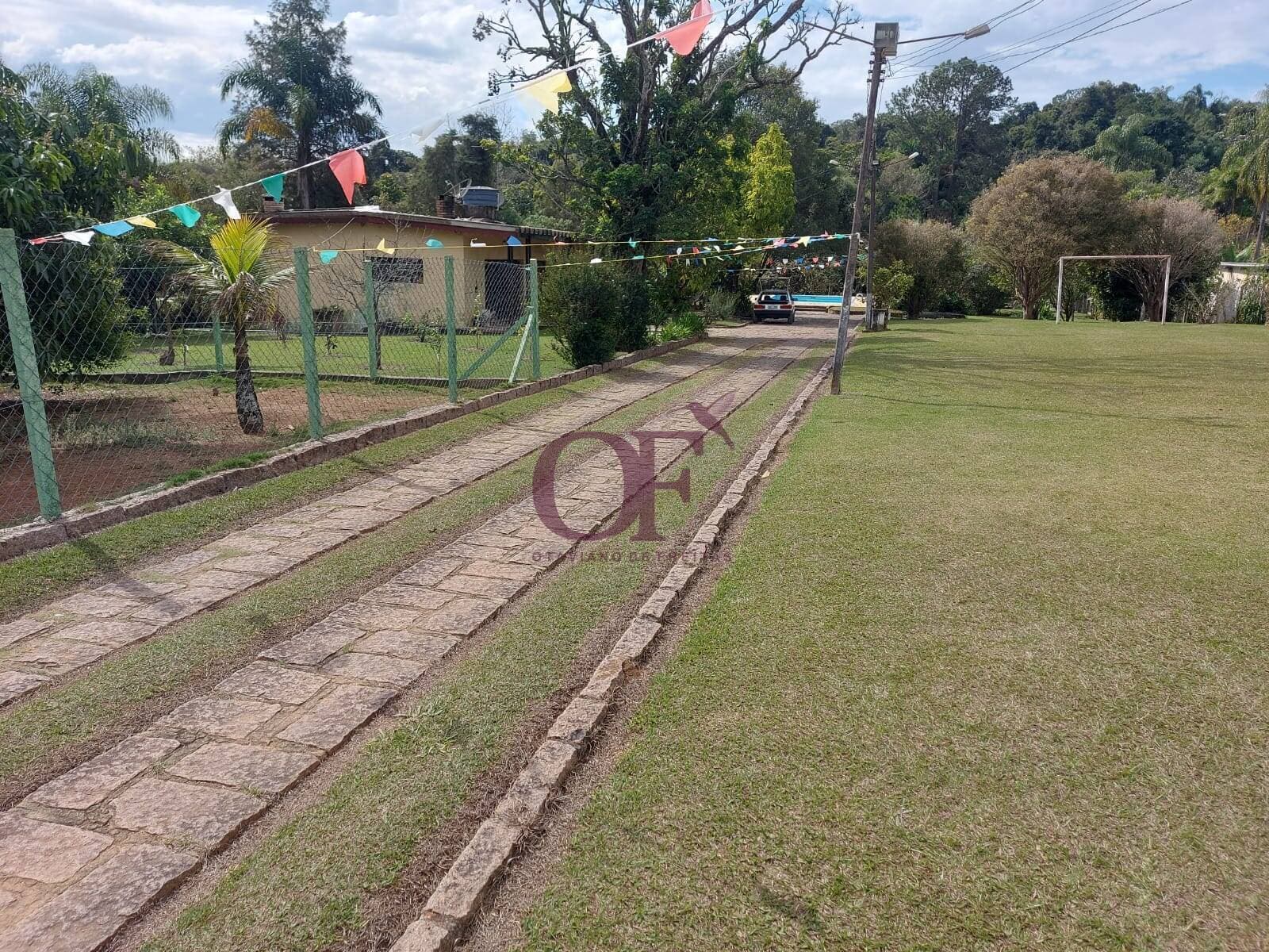 Chácara à Venda no Guacuri – Itupeva/SP | 5.000m² | 3 Dormitórios (2 Suítes) | 430m² Construídos | 2 Lagos e Piscina