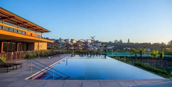 Terreno 869 m² com declive no Condomínio Terras da Alvorada
