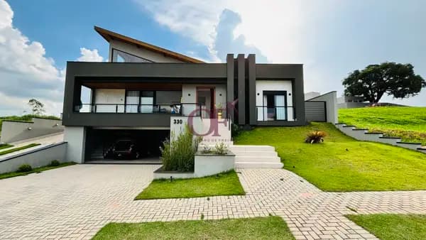 Casa Térrea no Terras da Alvorada com Vista para a Serra e Energia Solar