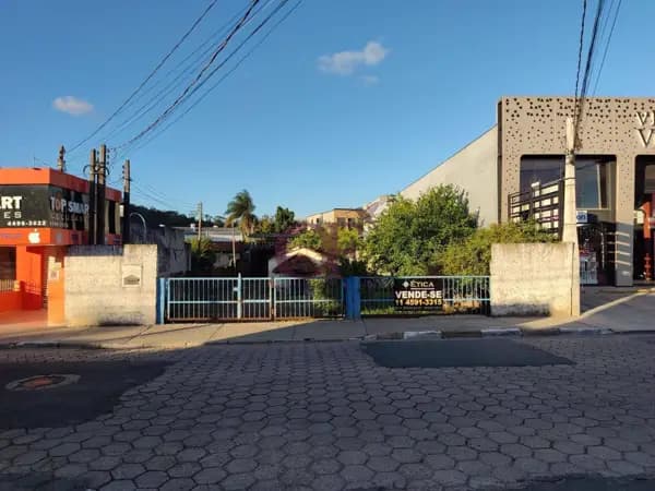 Terreno comercial/industrial 834 m² com acesso por 2 ruas no Centro de Itupeva/SP