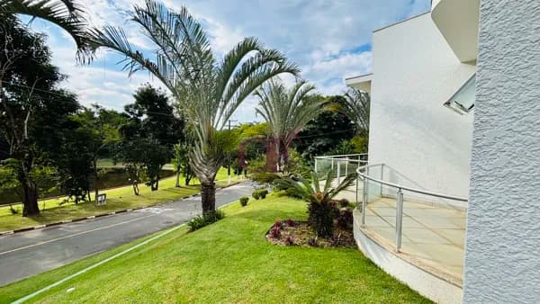 Casa Porteira Fechada no Residencial dos Lagos com 4 Suítes e Piscina Aquecida