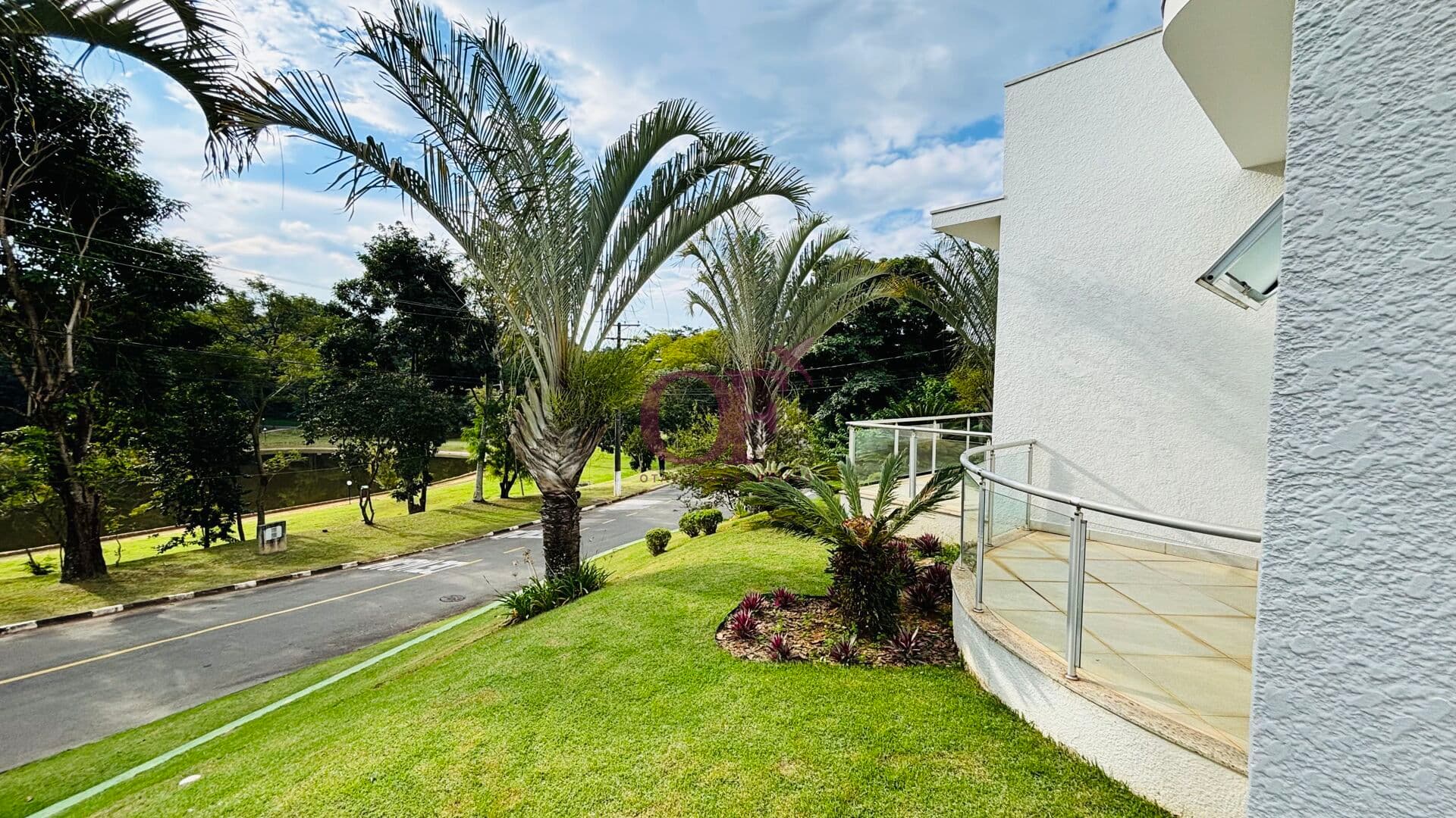 Casa Porteira Fechada no Residencial dos Lagos com 4 Suítes e Piscina Aquecida