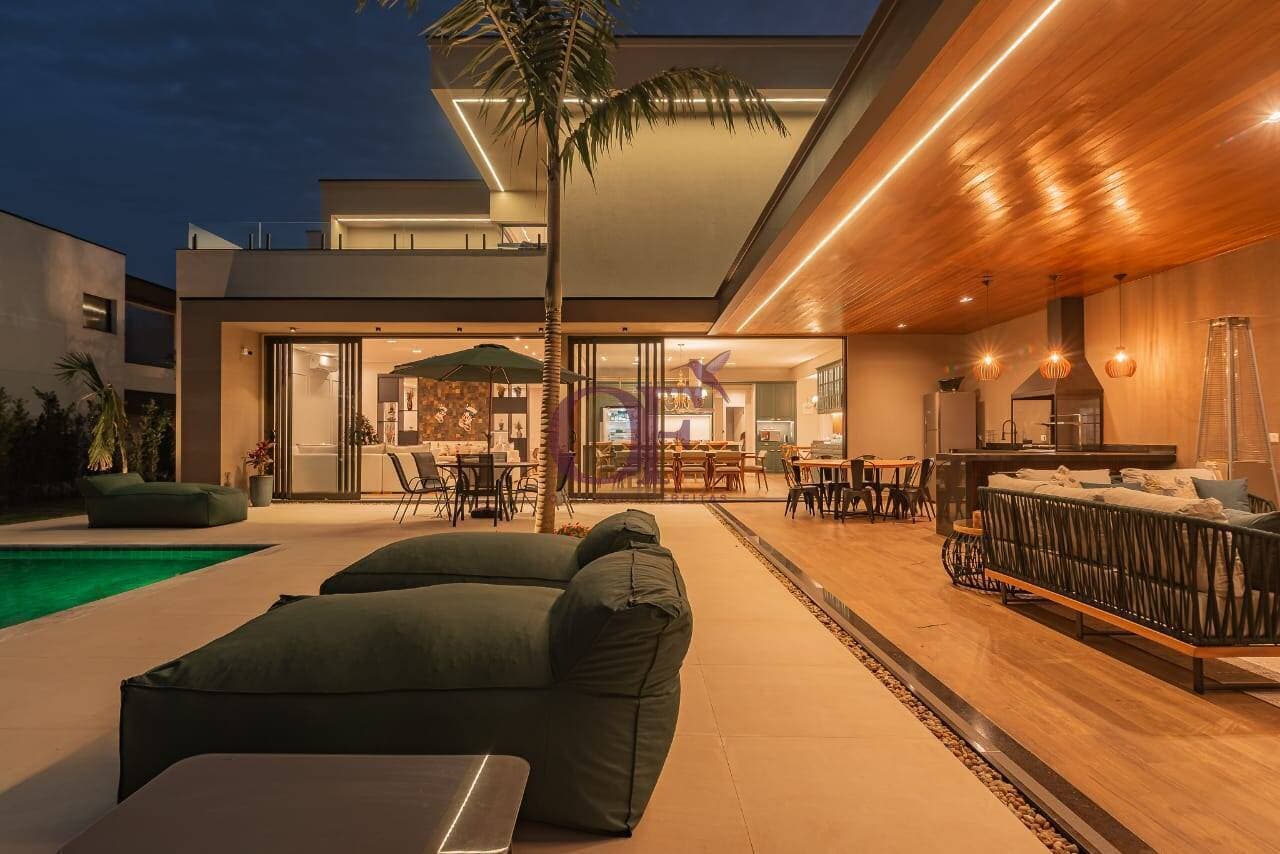 Casa de Luxo no Portal Japy Golf Club – 5 Suítes, Mobiliada e Piscina Climatizada