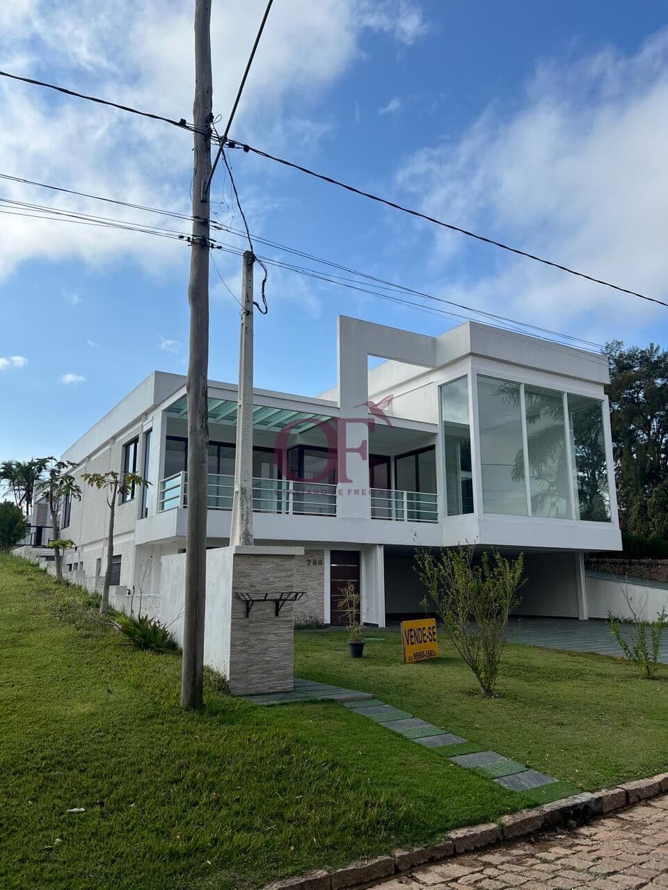 Casa de Frente para o Lago no Portal da Concórdia com 5 Suítes Master