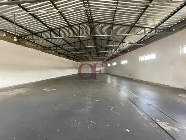 Ponto comercial 920 m² (2 andares) com 5 vagas no Centro de Itupeva/SP