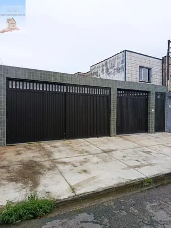 Casas em condomínio 1 quarto com garagem coletiva.