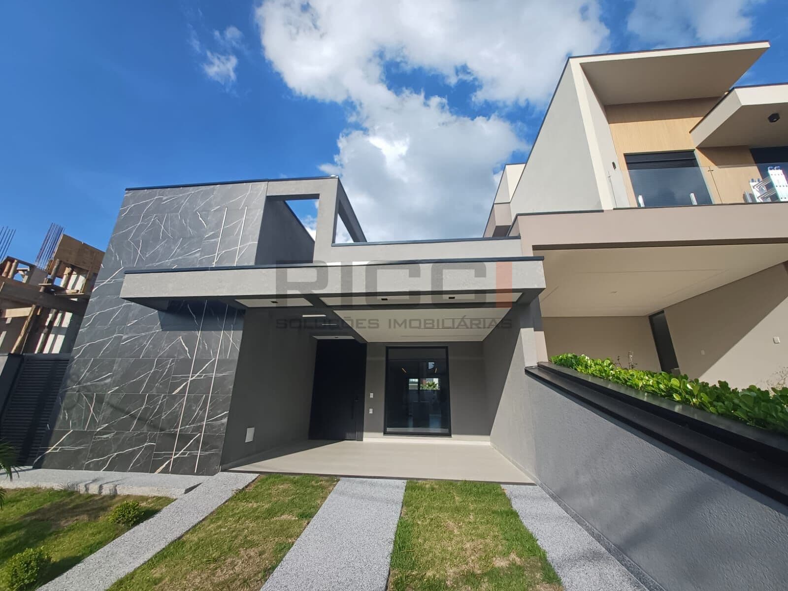Casa de Condomínio em Mogi das Cruzes - Cézar de Souza