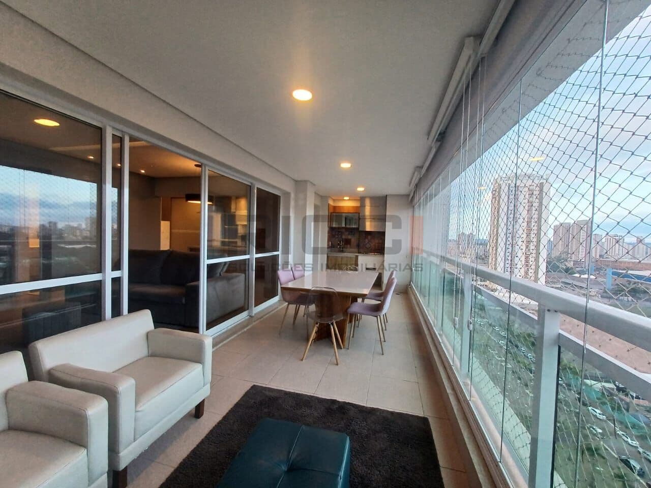 APARTAMENTO MOBILIADO PARA LOCAÇÃO – 3 SUÍTES | 125 m² | 2 VAGAS