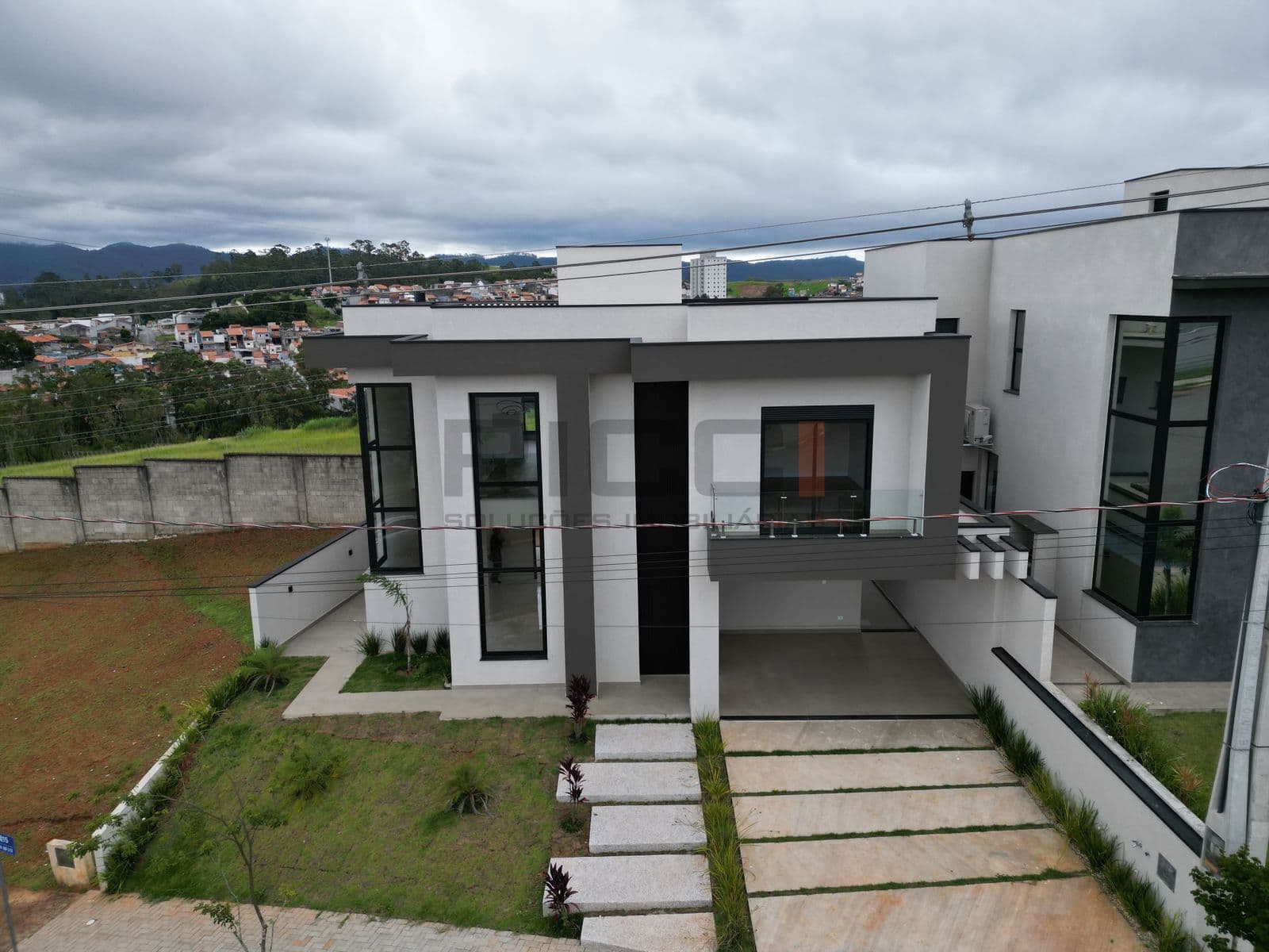 Sobrado em Mogi das Cruzes - Cézar de Souza