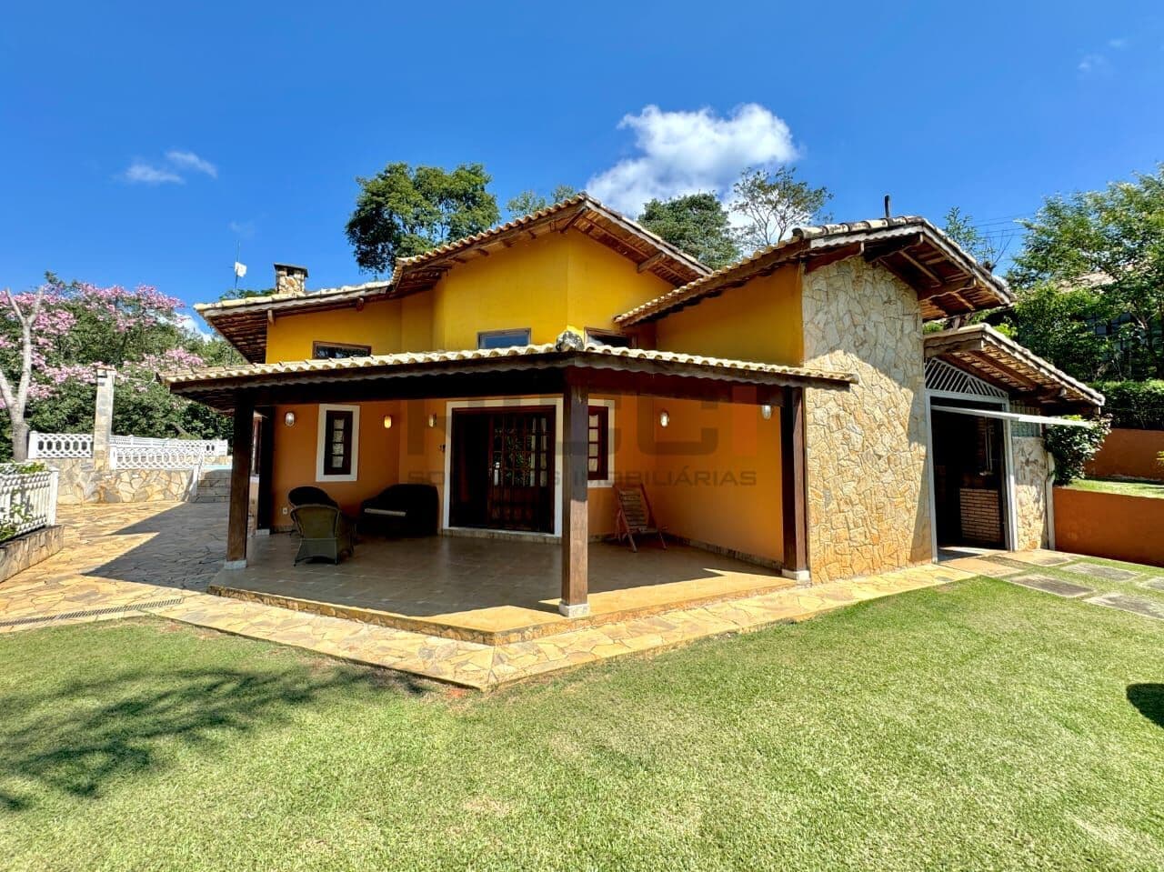 Fazenda/Sítios/Chácaras em Guararema - Centro