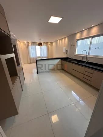 Sobrado Automatizado à Venda em César de Souza – Mogi das Cruzes/SP – 147m²