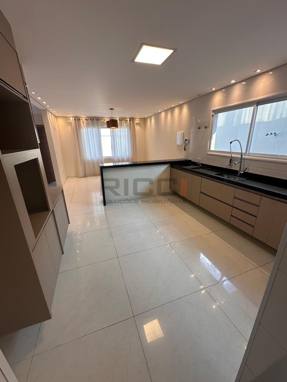 Sobrado Automatizado à Venda em César de Souza – Mogi das Cruzes/SP – 147m²