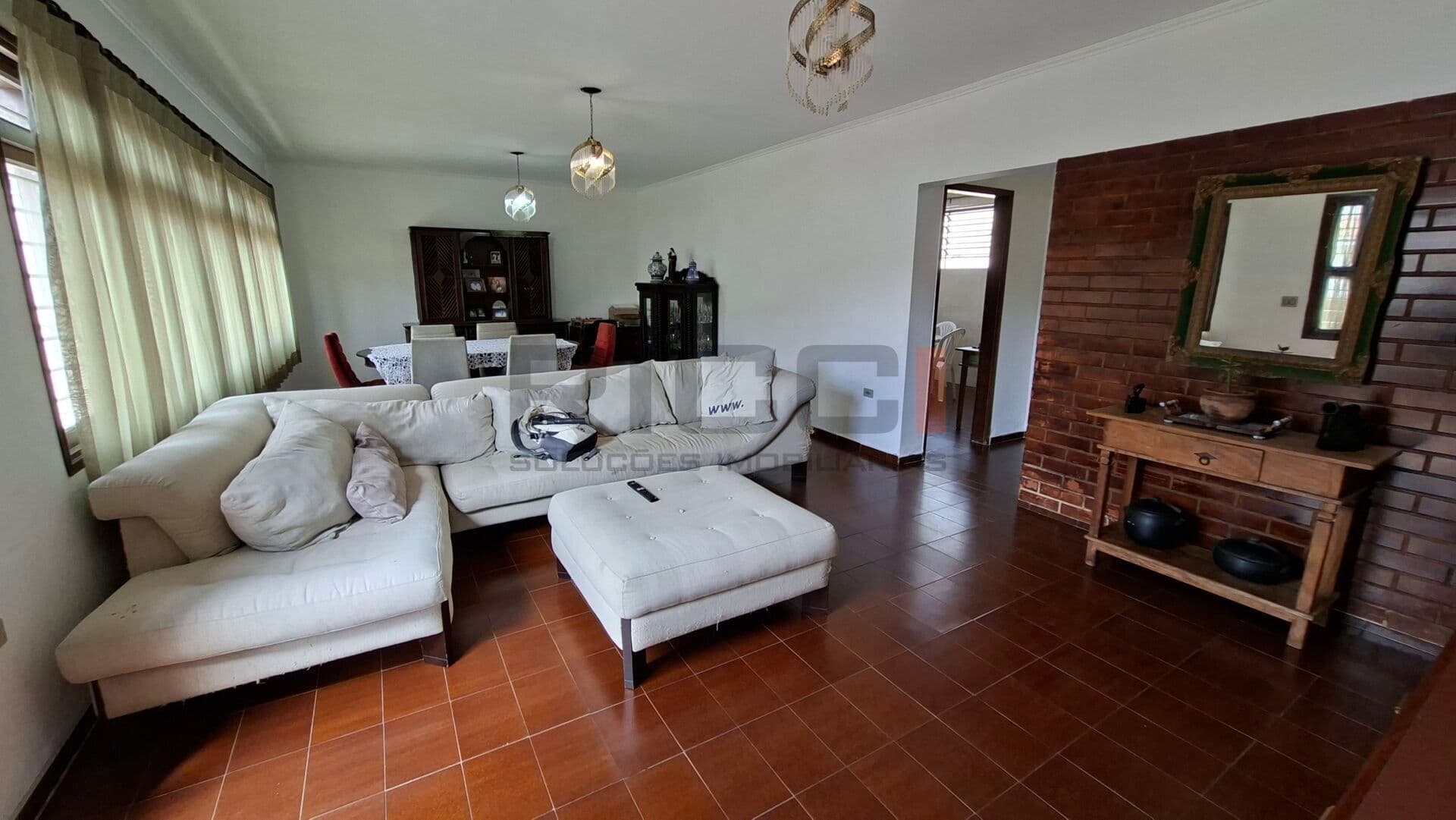 Casa Padrão em Excelente Localização com Alto Potencial