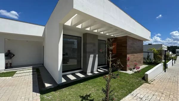 Casa de Condomínio em Guararema - Freguesia da Escada