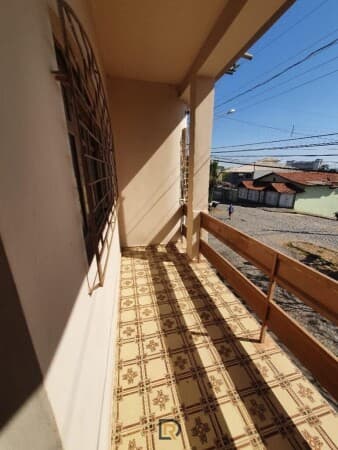 Casa com lojas - Bairro São Luis
