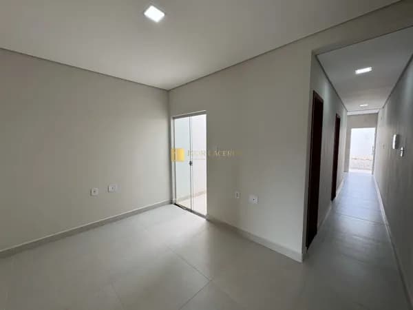 Casa geminada à venda no bairro Parque Bandeirantes