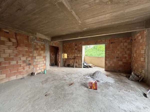 Apartamento semi acabado à venda no bairro Gigante