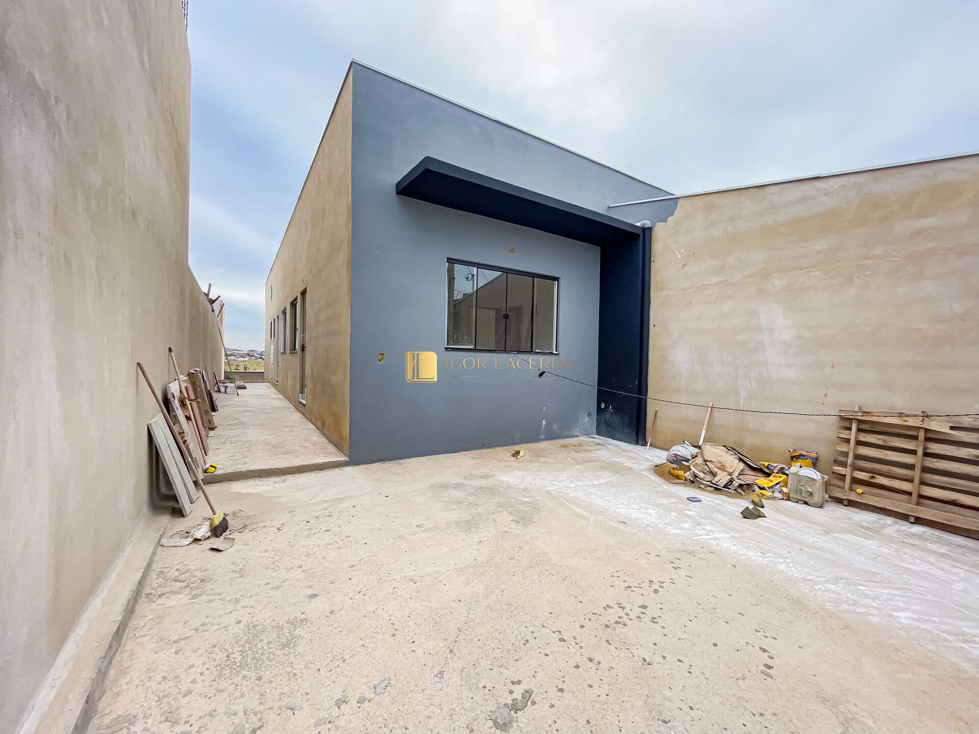 Casa geminada à venda no bairro Sagrada Família