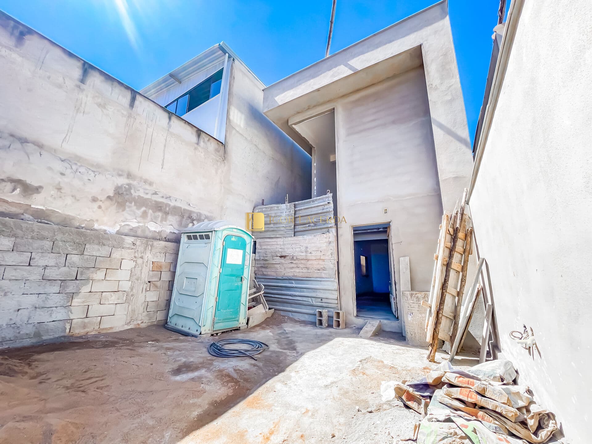 Casa indenpendente à venda no bairro Manoel Corrêa