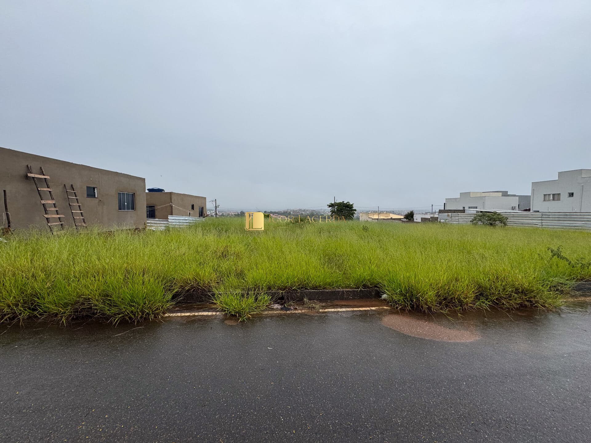 Lote à venda no bairro Parque Dom Bosco