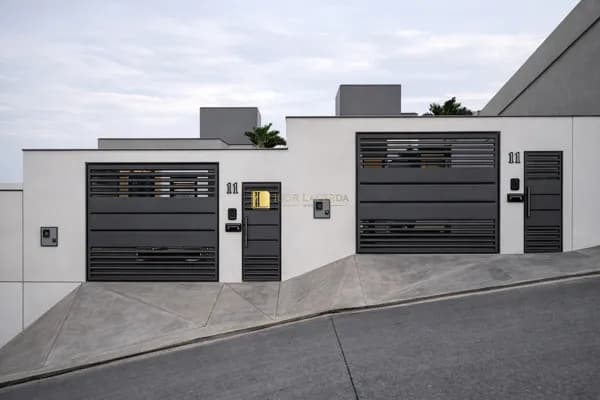 Casa térrea geminada à venda no bairro São Judas Tadeu