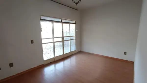 Casa à venda no bairro Araguaia em Belo Horizonte/MG