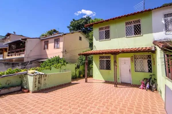Casa à venda no bairro Teixeira Dias em Belo Horizonte/MG