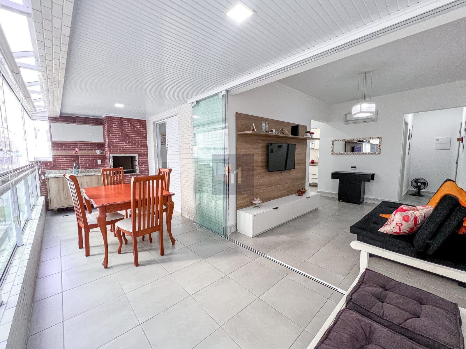 Apartamento à venda no bairro Canto do Forte em Praia Grande, SP. 1 dormitório sendo suíte!