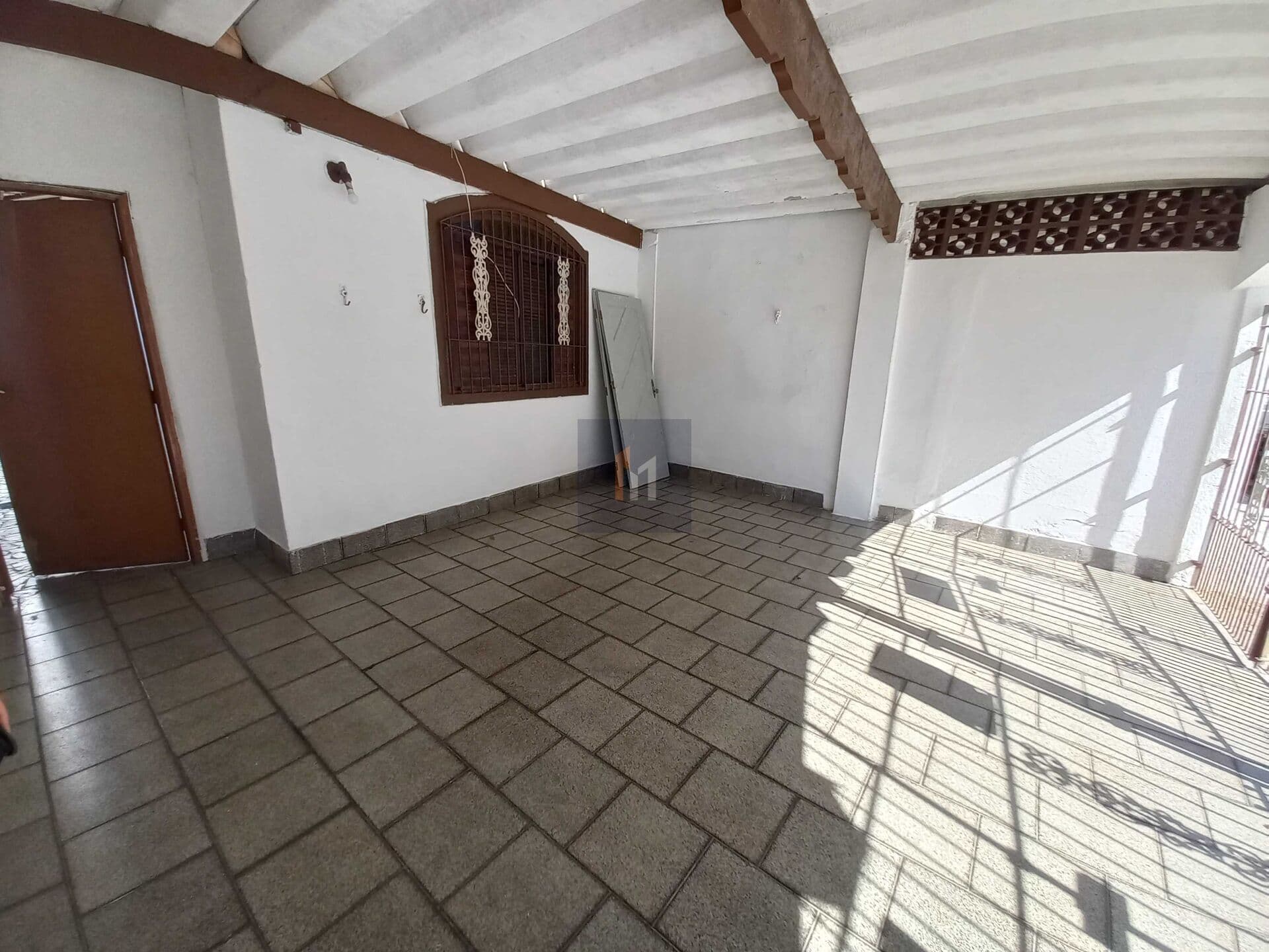 Casa à venda no bairro Aviação em Praia Grande, SP. 2 dormitórios.