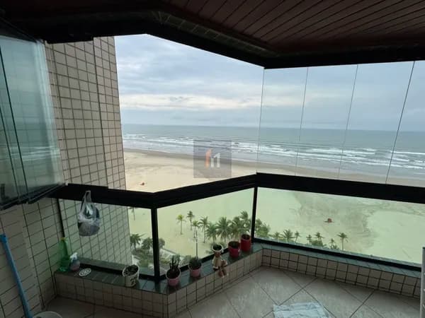 Apartamento à venda no bairro Aviação em Praia Grande, SP. 4 dormitórios sendo 2 suítes
