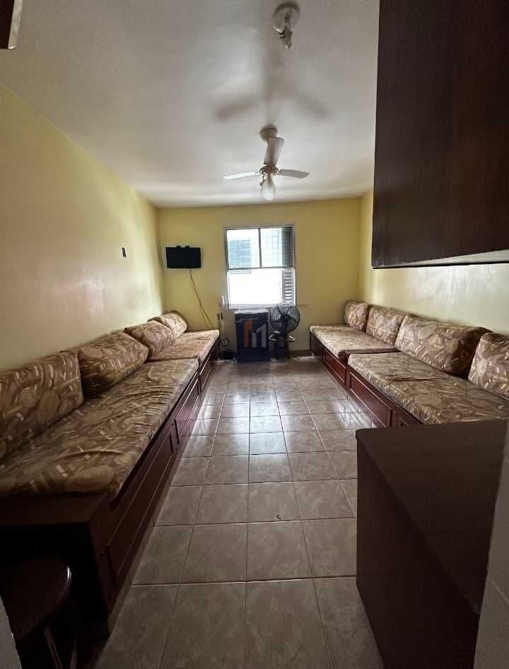 Apartamento kitnet à venda no bairro Caiçara em Praia Grande, SP.