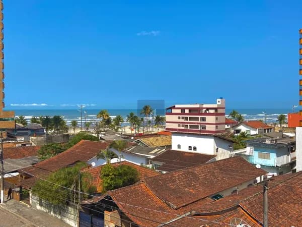 Apartamento mobiliado à venda no bairro Ocian em Praia Grande, SP. Com 1 dormitório, sala com sacada!