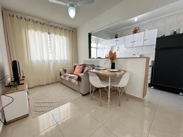 Apartamento mobiliado à venda no bairro Tupi em Praia Grande, SP. Com 1 dormitório!