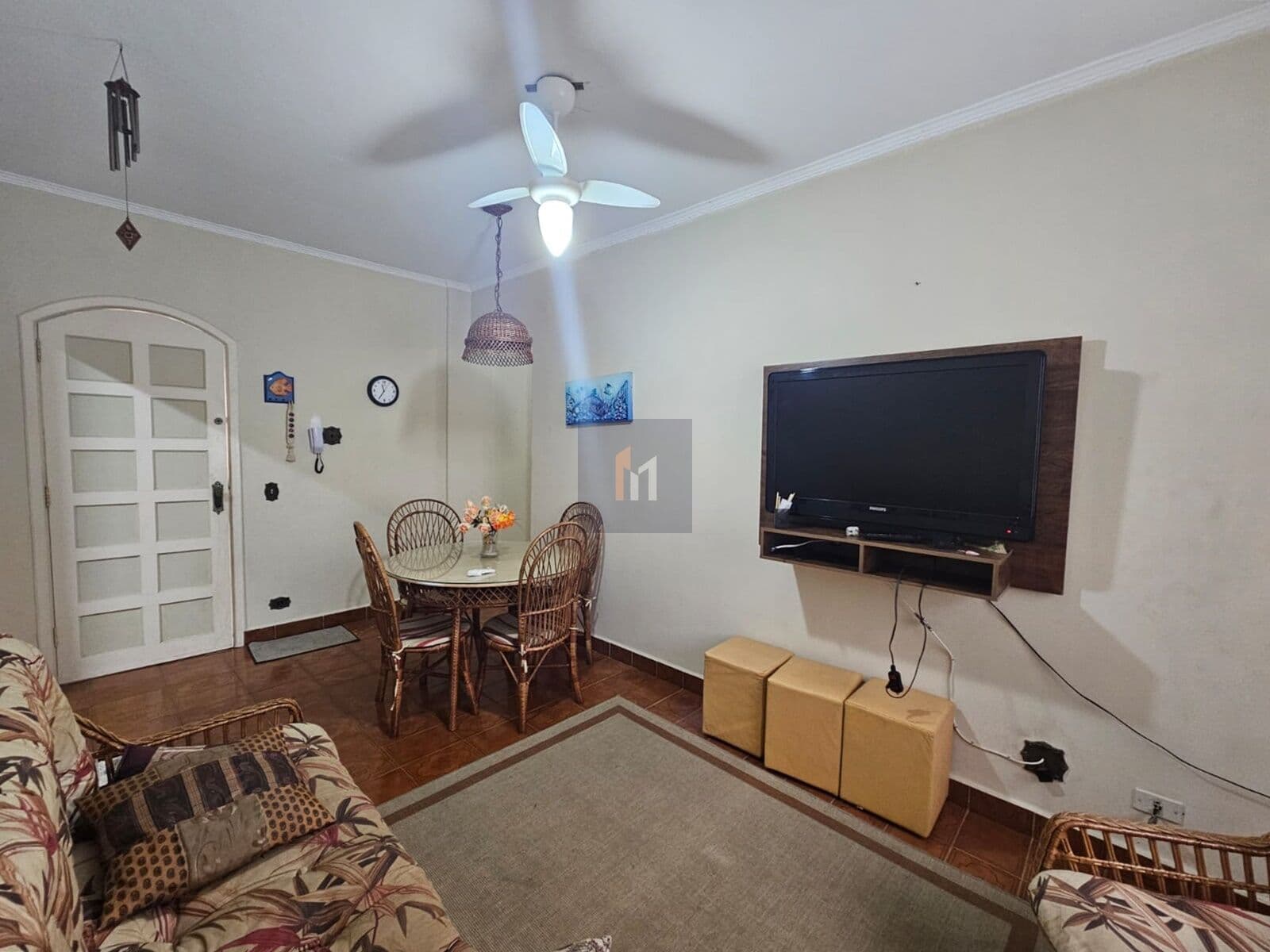 Apartamento mobiliado à venda no bairro Tupi, Praia Grande, SP. 2 dormitórios.