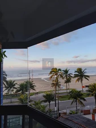 Apartamento frente mar com 3 dormitorios
