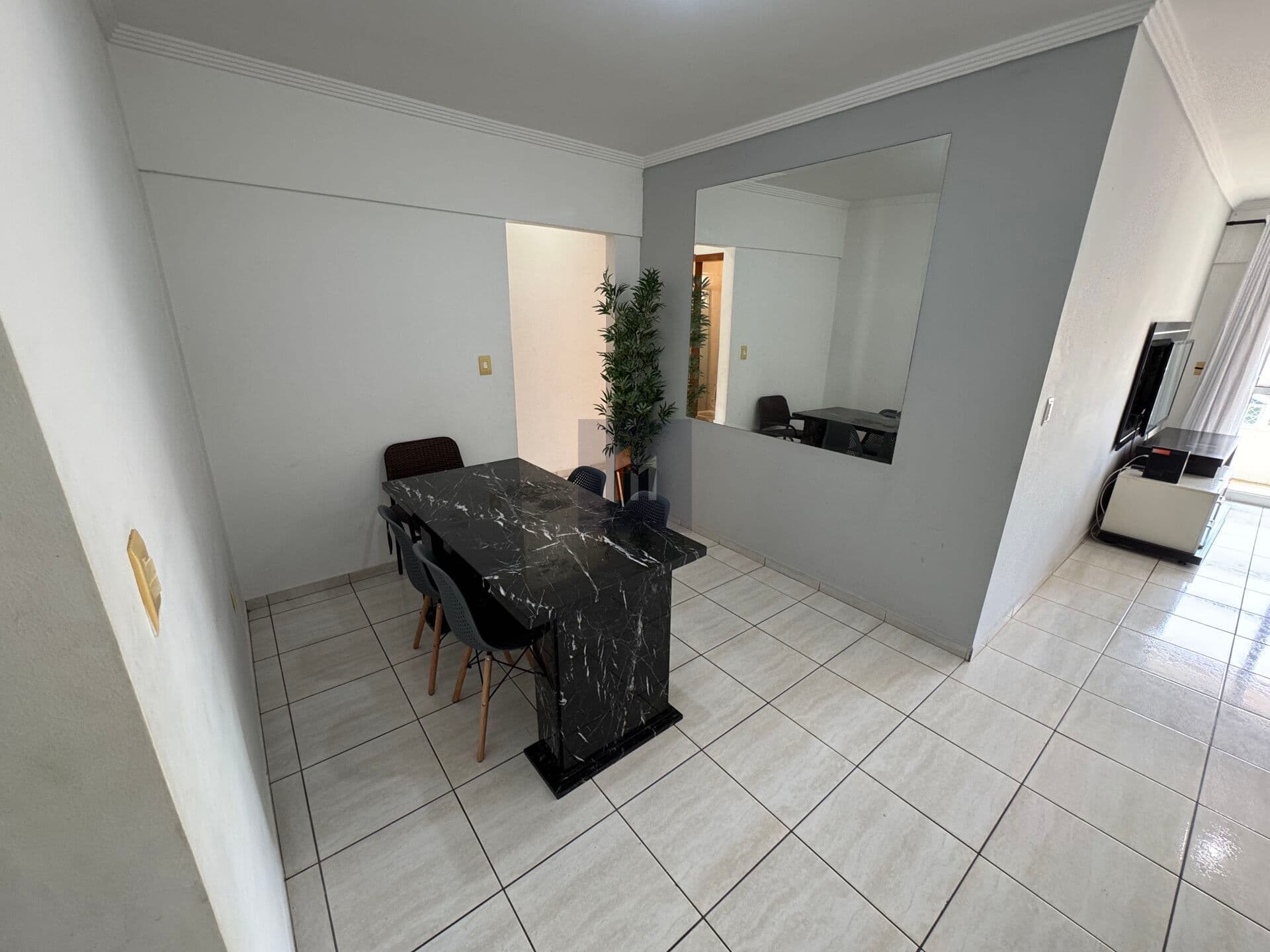 Apartamento 2 dormitórios 1 suite, 1 vaga, tupi
