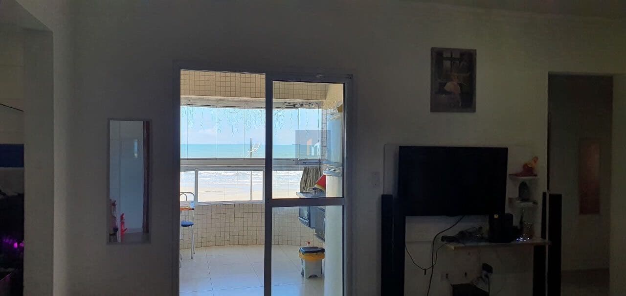Apartamento frente mar a venda no Caiçara, 2 dormitórios, 1 suite, 2 vagas de garagem!
