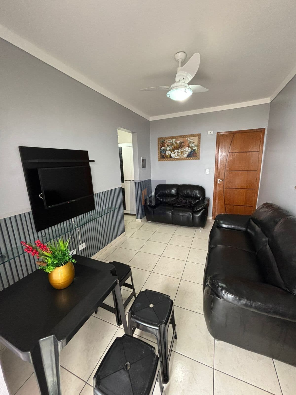 Apartamento 1 dormitório e uma vaga de garagem no bairro Mirim