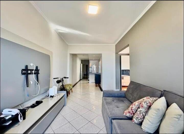 Apartamento Padrão com 2 dormitórios sendo 1 suíte e 1 vaga de garagem no bairro aviação