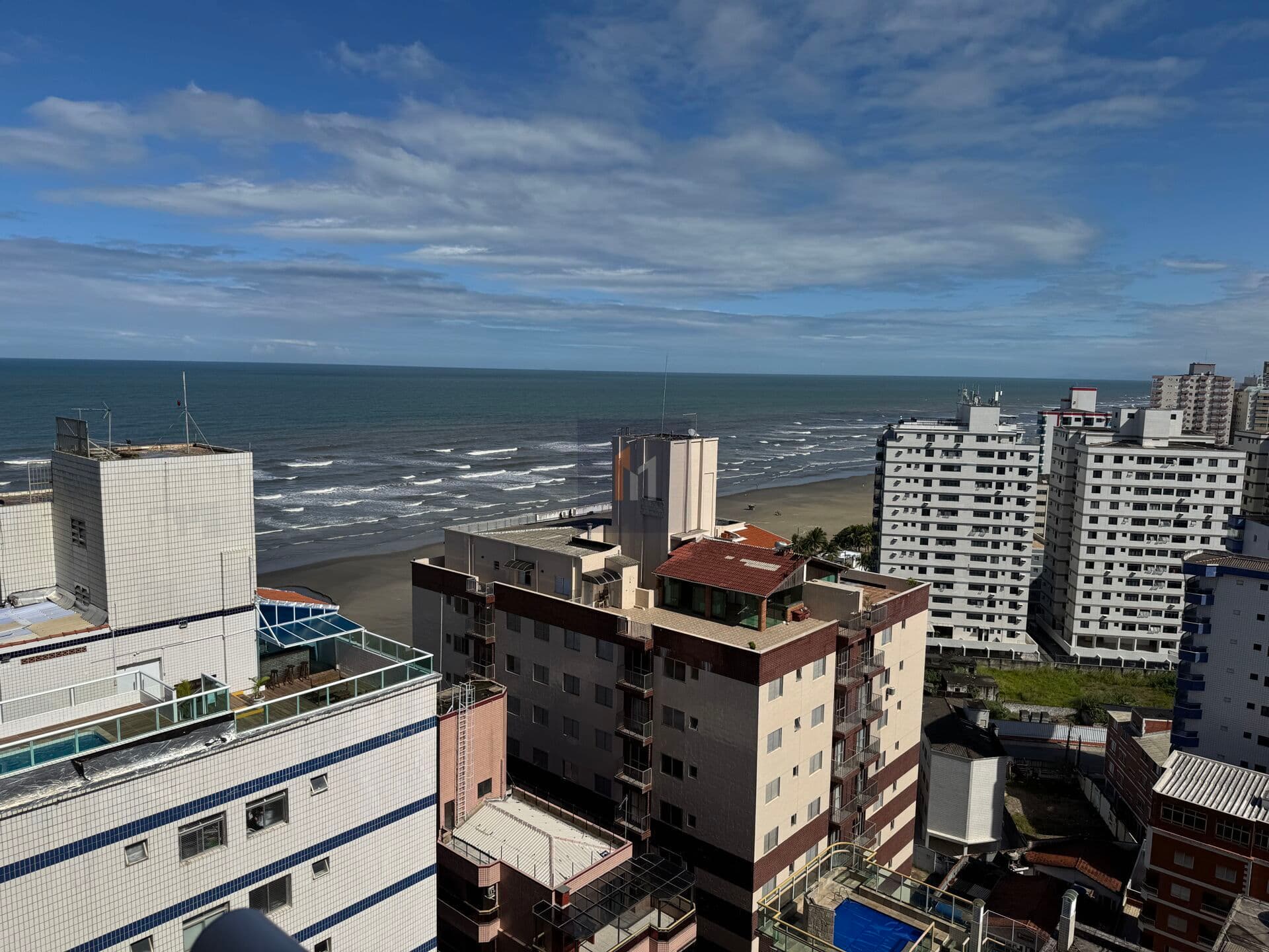 Apartamento vista mar 2 suites, churrasqueira a carvão, 1 vaga, tupi