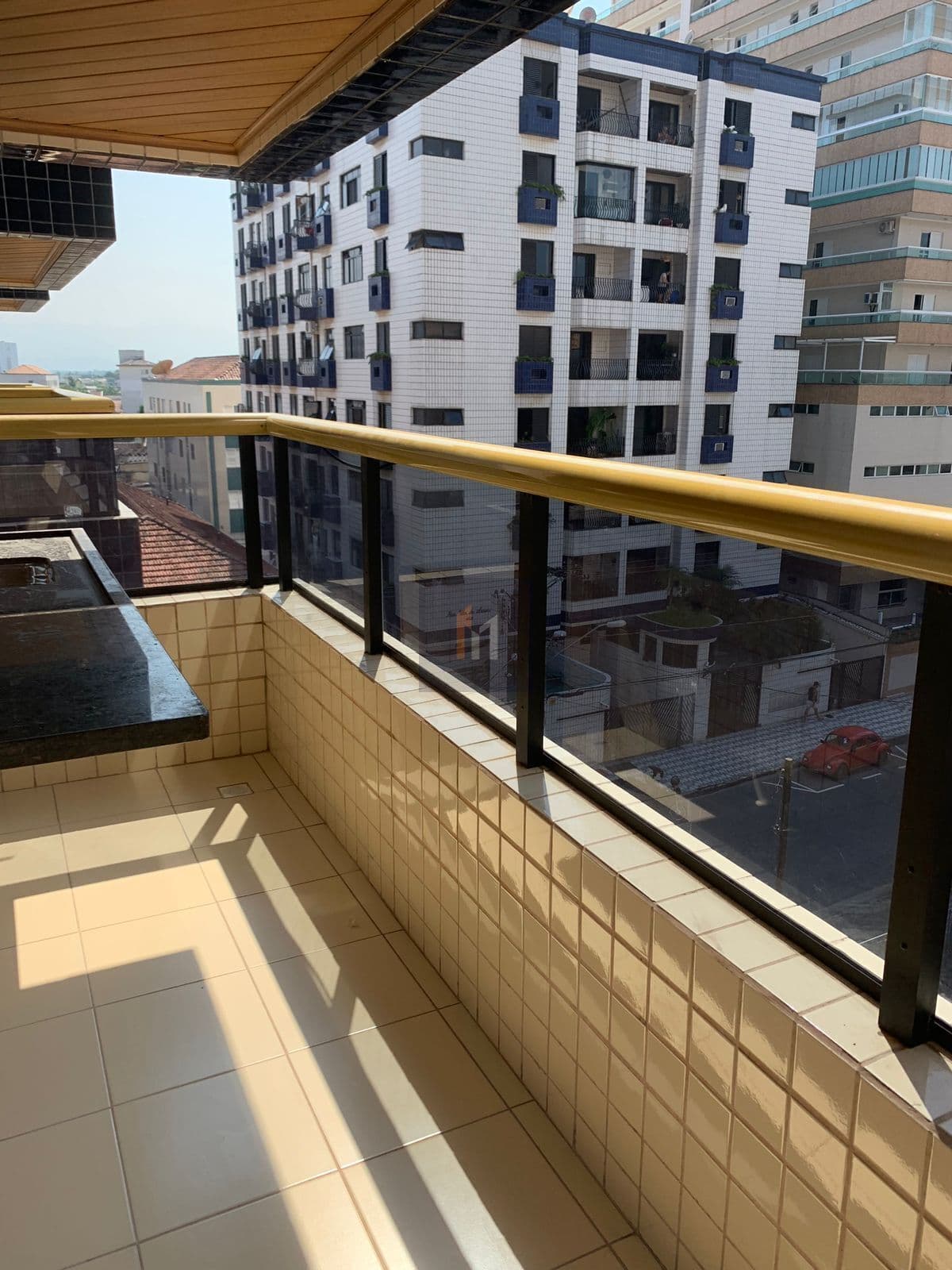 Apartamento à venda no Boqueirão Praia Grande, SP. 2 dormitórios com sacada!
