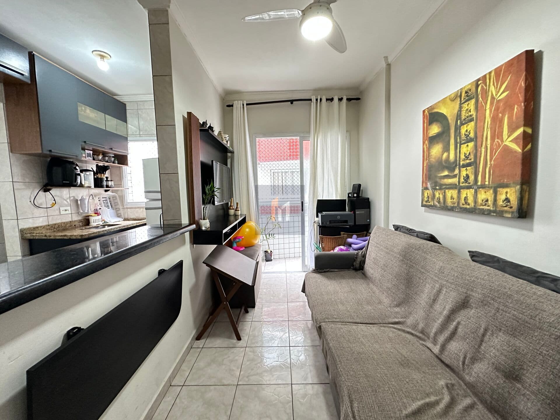 Apartamento com planejados à venda no bairro Ocian em Praia Grande, SP. Com 1 dormitório!