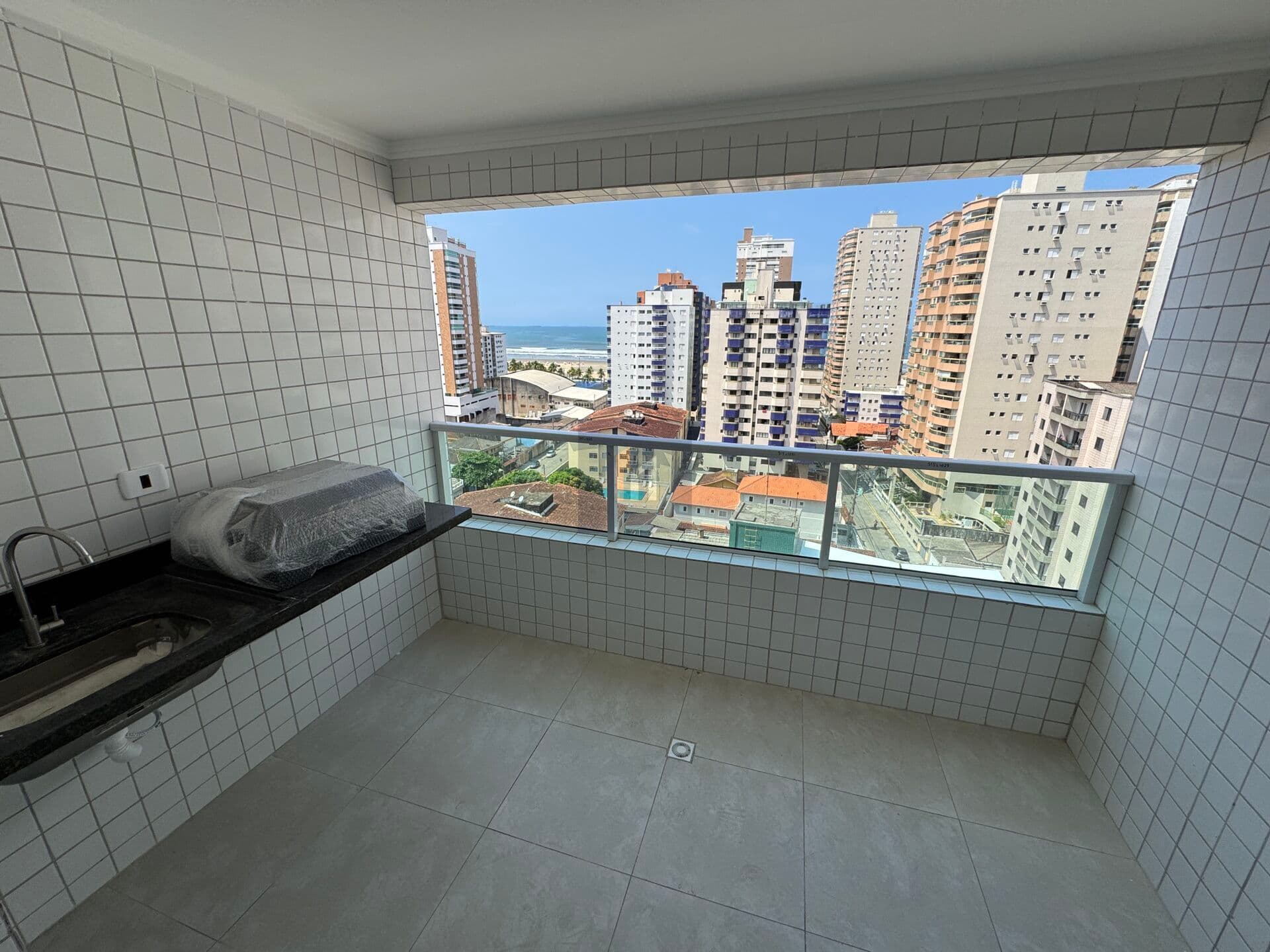 Apartamento vista mar, 2 dormitórios 1 suite, 1 vaga, aviação