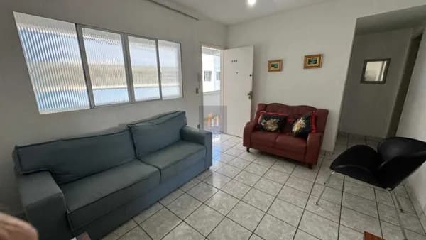 Apartamento mobiliado à venda no bairro Ocian em Praia Grande, SP.1 dormitório.